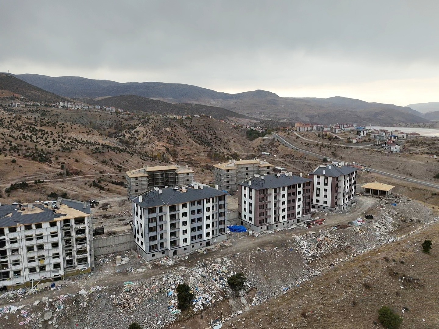 ERZİNCAN İLİÇ - 89 KONUT - TİCARET MERKEZİ